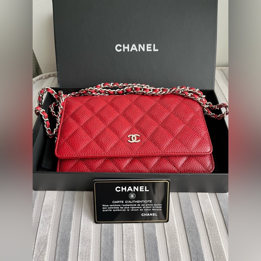 CHANEL Caviar Classic Wallet on Chain WOC Red